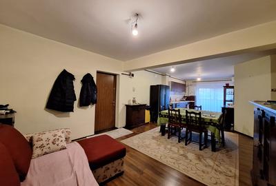 Apartament cu 2 camere semidecomandat, mobilat în Florești
