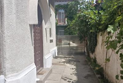 Casă de vânzare – 5 camere într-o vilă interbelică, 125 mp - 2