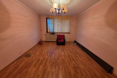 1 Decembrie 1918, 10 minute metrou, Auchan, chiar pe Onisifor Ghibu - 1