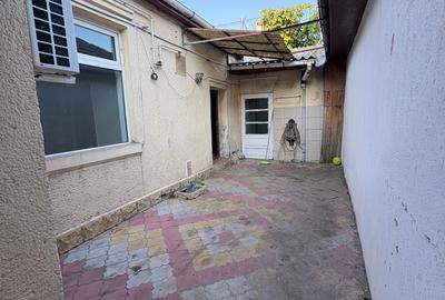 Casa de vânzare - Constanta - 6 CAMERE-147 mp. totali ( fără curtea interioară) - 30