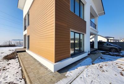 CARTIER PRIVAT, CASA 4 CAMERE, 2 BAI, MIROSLAVA , PLACA DE BETON PESTE ETAJ - 3