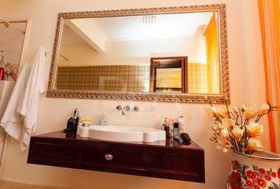 6 camere | Ultracentral | Colectionar de obiecte rare - 17