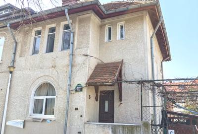 Ultracentral, casa crochets pe o strada speciala! - 1