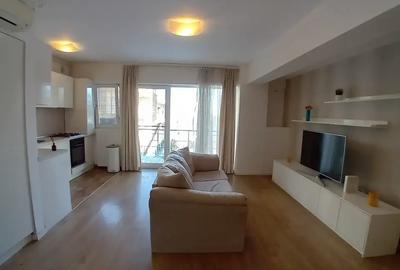 Apartament cu 3 camere semidecomandat, mobilat în Dămăroaia
