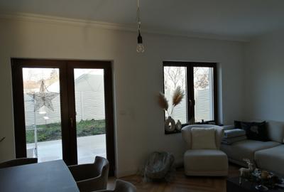 Jumătate de Duplex de vanzare in zona Ronat o strada locuita si urbanizata - 4