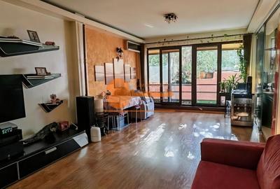 Apartament cu 3 camere decomandat, mobilat în Uverturii