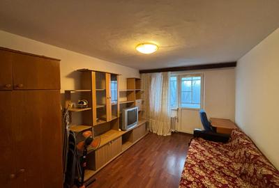 Apartament cu 2 camere decomandat în Berceni