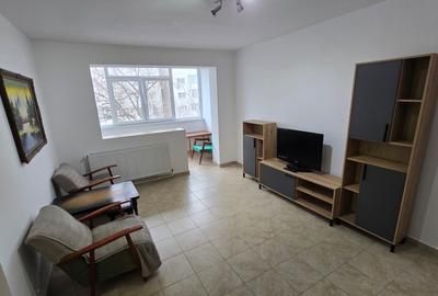 Apartament de vanzare  2 camere, renovat si mobilat complet,  central Focsani - 2