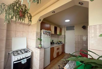 Apartament 2 Camere Decomandat Tractorul Etaj 1 Gata de Mutare - 2