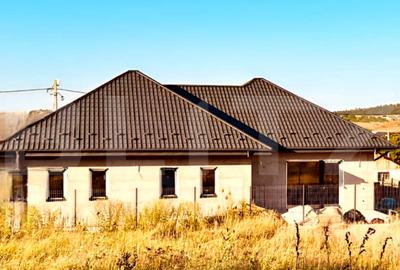 Casă individuală cu 4 camere în Cornești