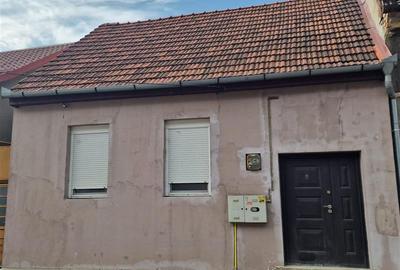 Casă individuală cu 6 camere în Muncitoresc