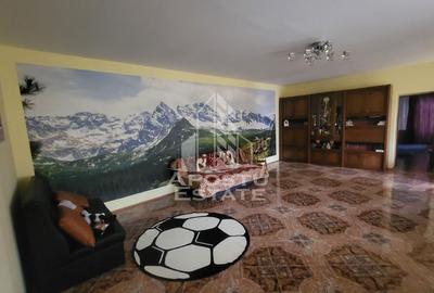 Casa individuala cu 6 camere,2 bai,teren de 1017 mp Pischia Central - 2