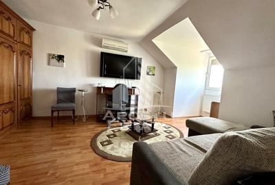 Apartament cu 3 camere nedecomandat în Girocului