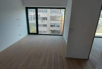 Apartament 3 camere nou lux/ 13 Septembrie /parcare inclusa/Comision 0 - 3