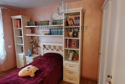 Apartament 4 camere semidecomandat -CENTRU-LUX- Piatra Neamt