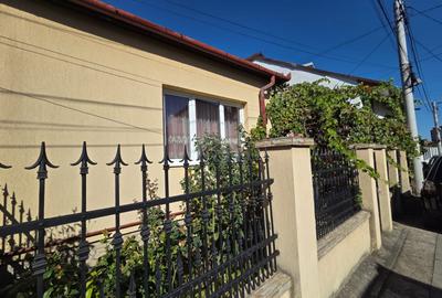 Oportunitate, Casa de vanzare, 100 mp, garaj, Zona Centrala - 1