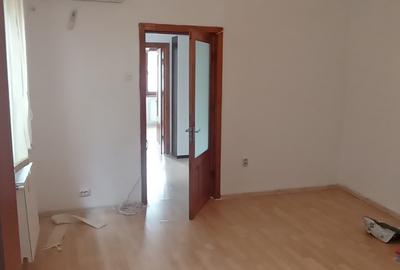 Casa singura curte birouri zona Eminescu - Teatrul Metropolis - 1