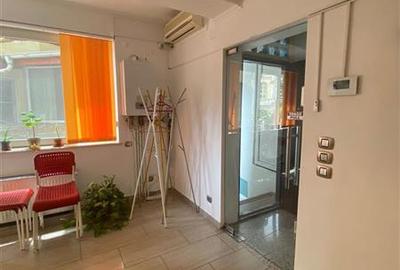 Spatiu Birou 6 camere Metrou Romana - 2