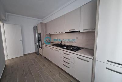 Royal Imobiliare - Vanzare apartament 3 camere, zona Albert - 9