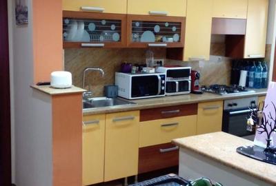 Apartament 3 Camerte Zona 13 Septembrie - 13