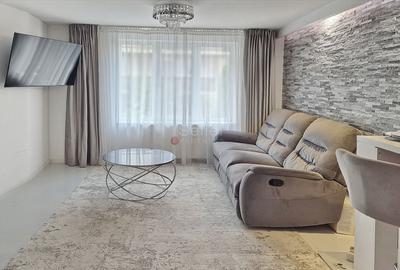 Casa Formata Din Doua Apartamente - 1