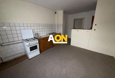De vanzare apartament 3 camere, Cetate - 8