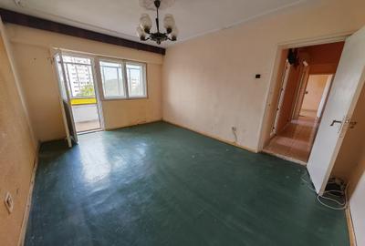 Apartament cu 3 camere decomandat în Faleza Nord