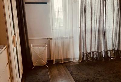 Garsonieră decomandată în P-ța Unirii