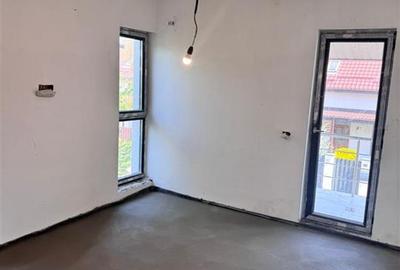 Jumatatea interioara  de duplex de vanzare la pret de apartament! - 8