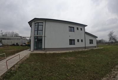Spațiu comercial, de 266.00 mp, în Nord