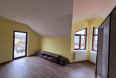 Casa de vanzare individuala cu garaj in Bucium - 4
