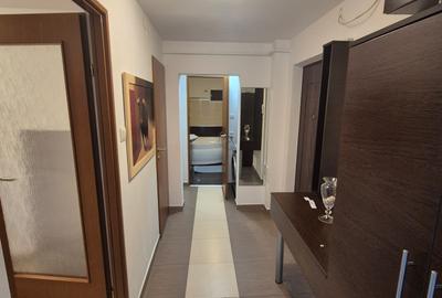 Închiriez apartament 2 camere Micro 4 - 3