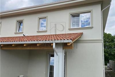 Duplex deosebit - zona excelenta - toate utilitatile - finisaje TOP - 10