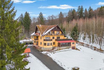 Hotel/Pensiune, de 878 mp, în Poiana Brașov