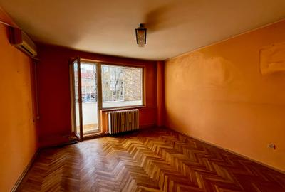 Apartament cu 4 camere decomandat în Central