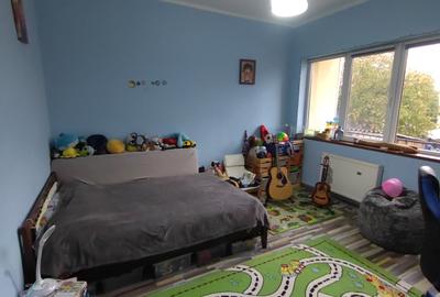 Vand apartament 3 camere in vila, cartierul Dambul Rotund - 4