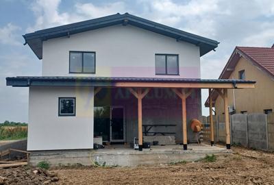 Săbăreni, casă p+1E+m, 5 camere, 3 bai, terasă acoperită, CT - 5