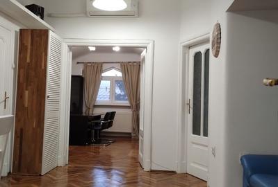 Apartament 3 camere ,in vila,  renovat total, pe strada Visinilor - 7