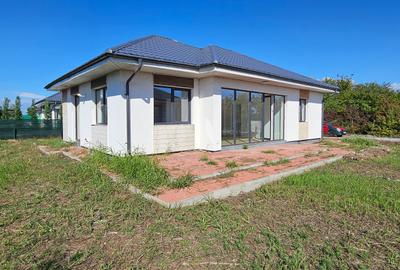 Vila Parter 4 camere | Complex Rez | Bucatarie complet mobilata| Comision 0% - 12