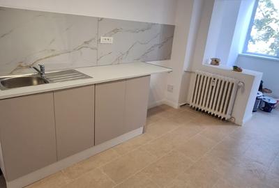 Decebal -  Pta Muncii - Alba Iulia - Apartament 4 camere - Spatiu Birou -Cabinet - 12