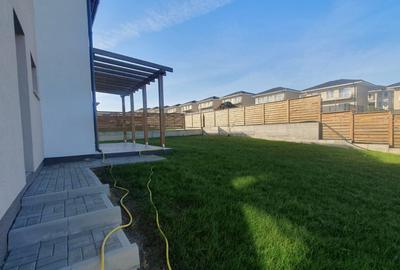 Casa individuala cu 4 camere de inchiriat , Dezmir - 5