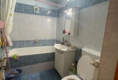 Apartament de vanzare 3 camere zona Intre Lacuri - 9