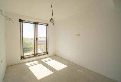 Vila alipita,finalizata, impecabil executata, teren 350mp, preechipare AC - 17