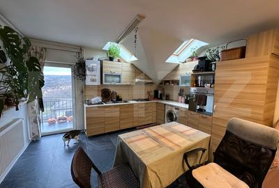 Apartament cu 3 camere decomandat, mobilat în Bună Ziua