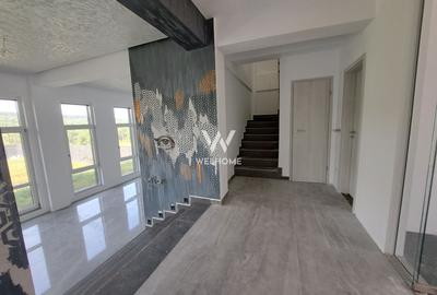 Casa cu piscina interioara si priveliste catre Cetatea Cisnadioarei - 3