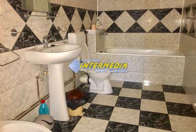 Casa de inchiriat 5 camere Cetate Alba Iulia - 2