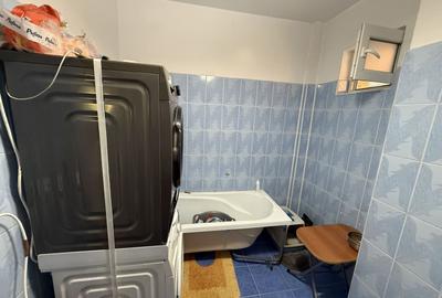 Ap 3 camere - rezultat din alipirea a 2 garsoniere - 62 mp - parter - 12