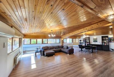 Apartament cu 3 camere decomandat, mobilat în Polonă