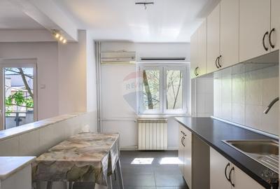 Apartament cu 3 camere de vânzare în zona Lacul Tei - 7