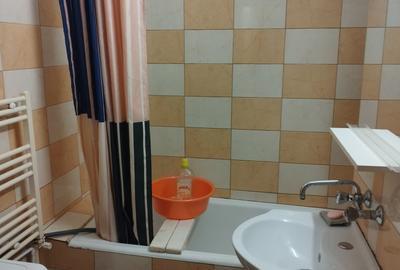 Inchiriez ap, cu 2 cam. in zona 7 Noi. - 6